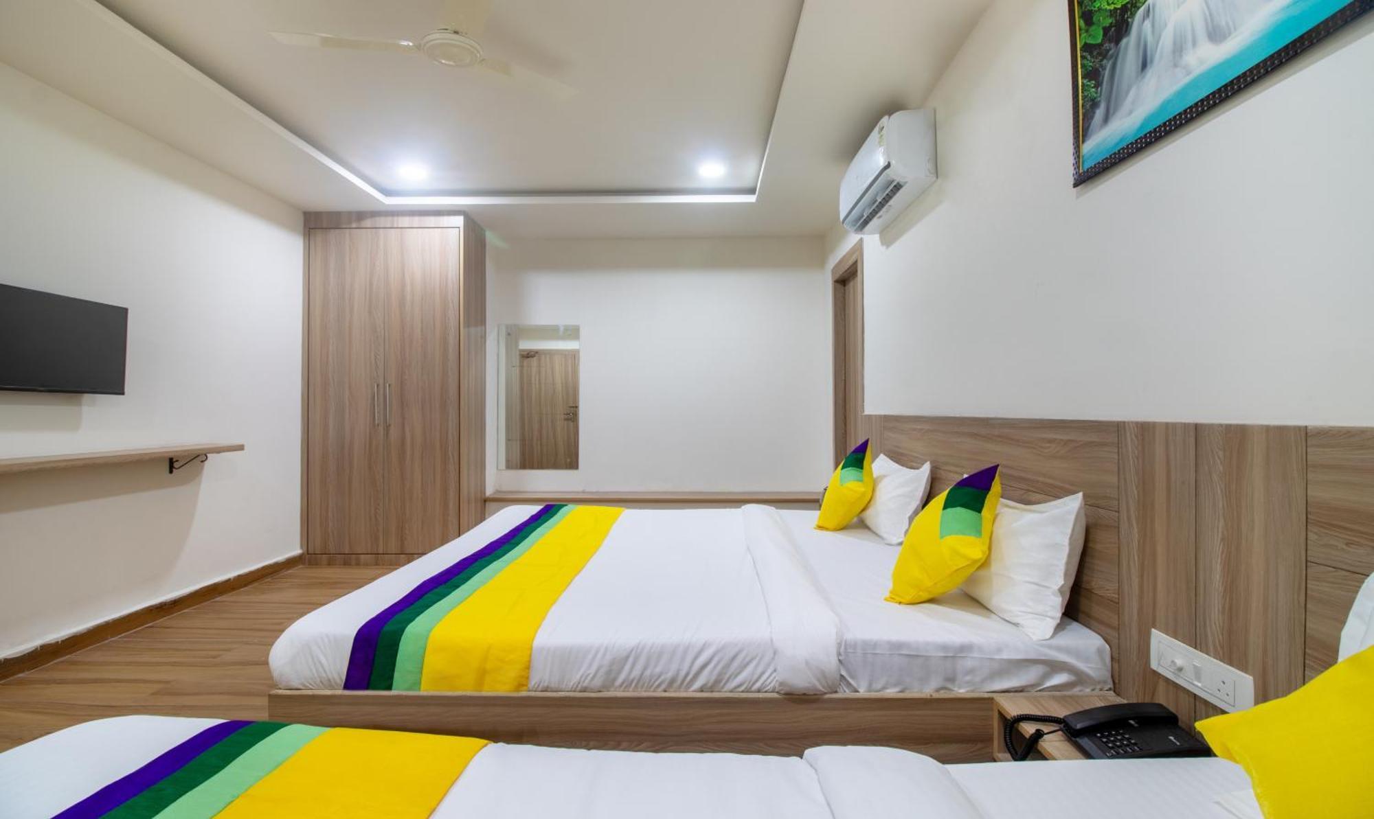 Itsy Hotels Krishna Residency, Govardhan Chauraha 马图拉 外观 照片